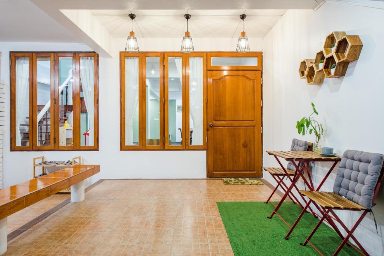 White Beach House Hua Hin 20 Second To The Beach Bagian luar foto