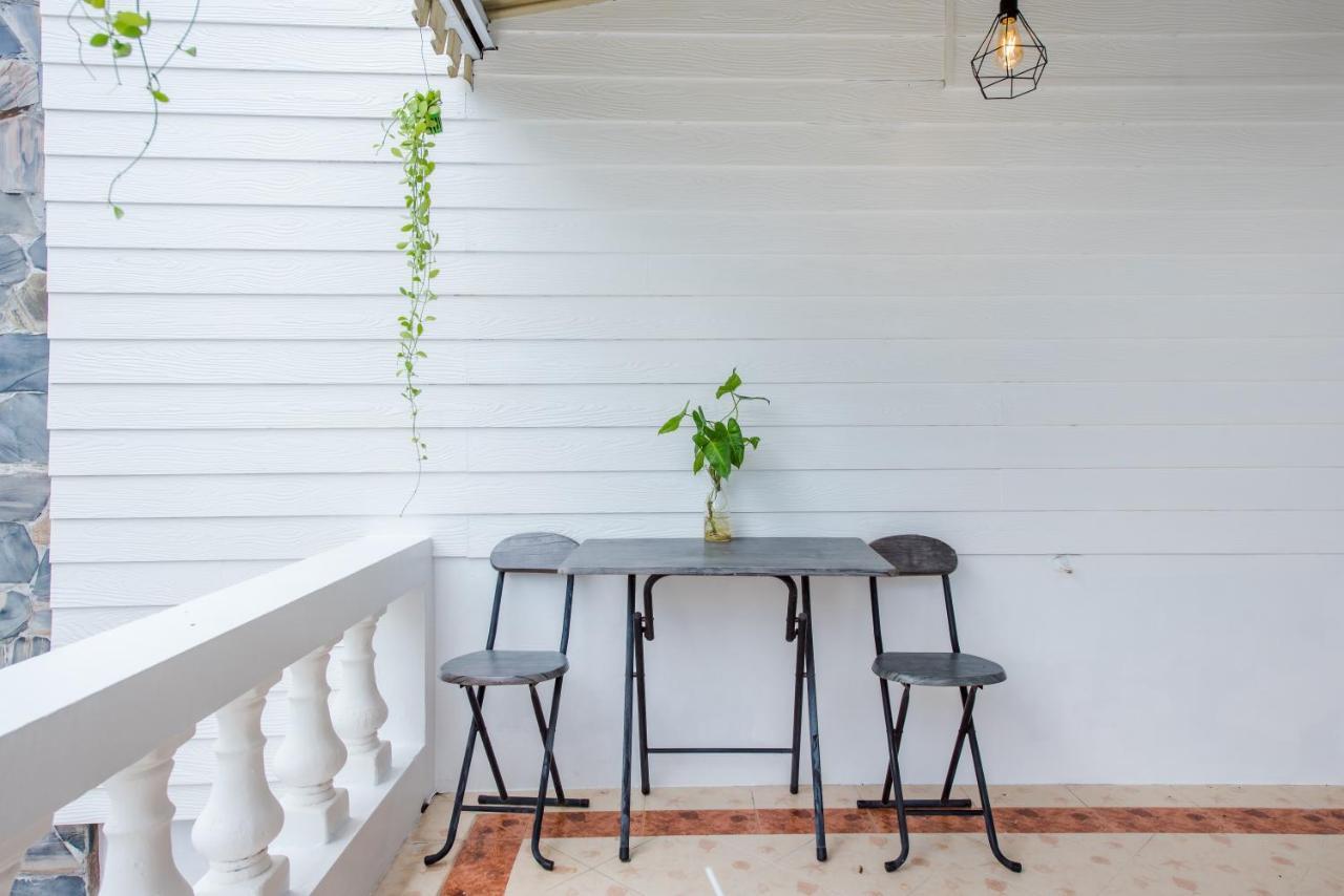 White Beach House Hua Hin 20 Second To The Beach Bagian luar foto